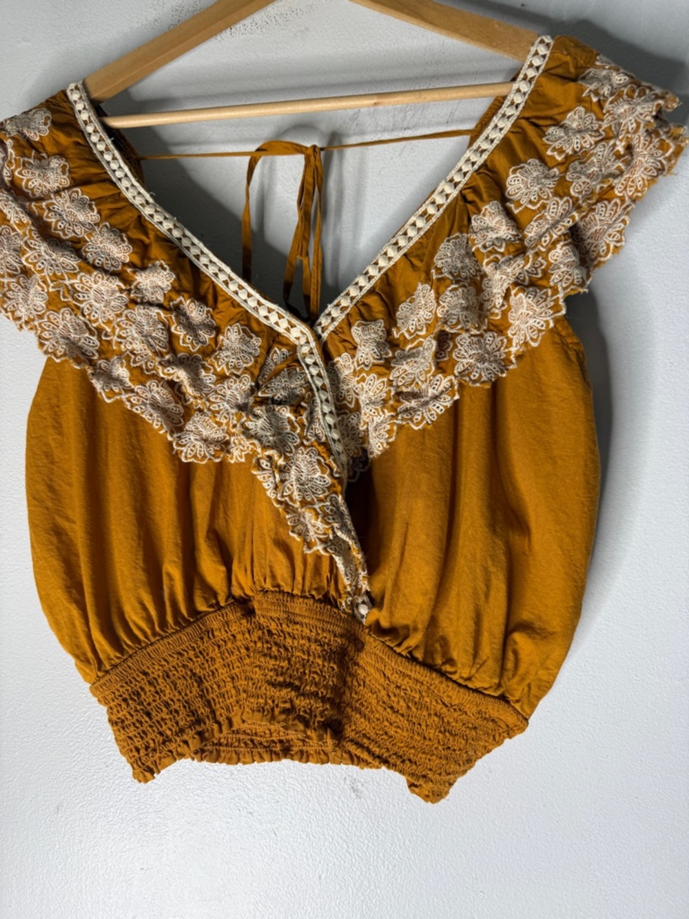 Jennifer‎ & Grace Yellow Embroidered Ruffle White Crochet Trim Large - Picture 3 of 5